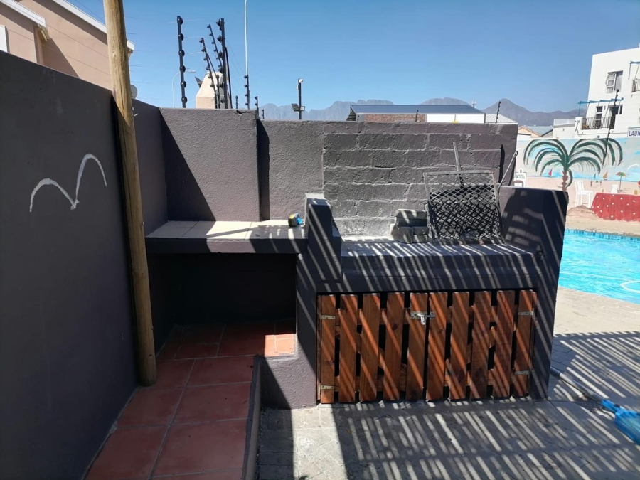 To Let 2 Bedroom Property for Rent in Strand South Western Cape